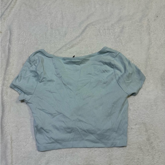 H&M buttoned crop top - Picture 2 of 3